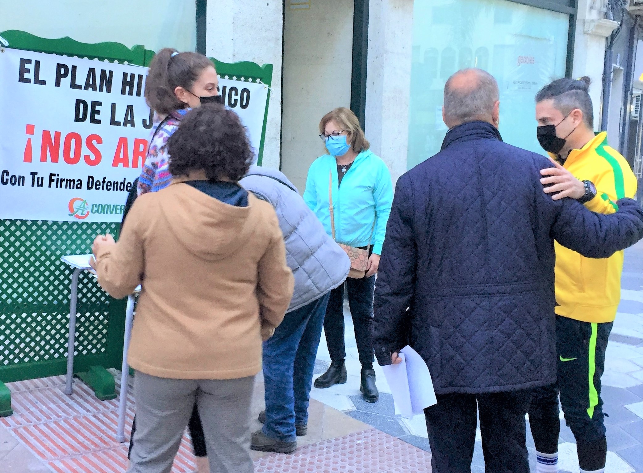 En marcha la campaña de recogida de firmas sobre el Plan Hidrológico.